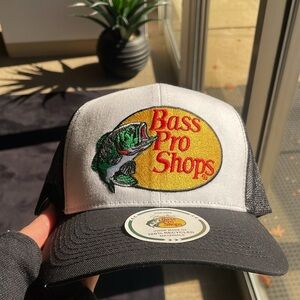 Bass Pro Black and White Trucker Hat new with tags